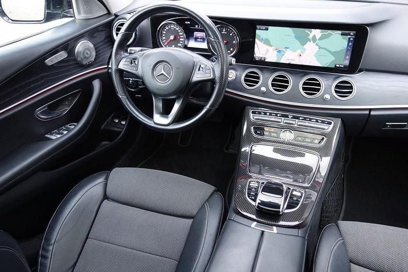Gebraucht Mercedes E350 258 PS (189 kW) 2016 Obsidianschwarz Limousine