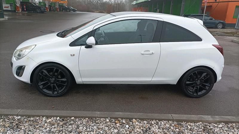 Gebraucht Opel Corsa 87 PS (63 kW) 2011 Weiß Kleinwagen