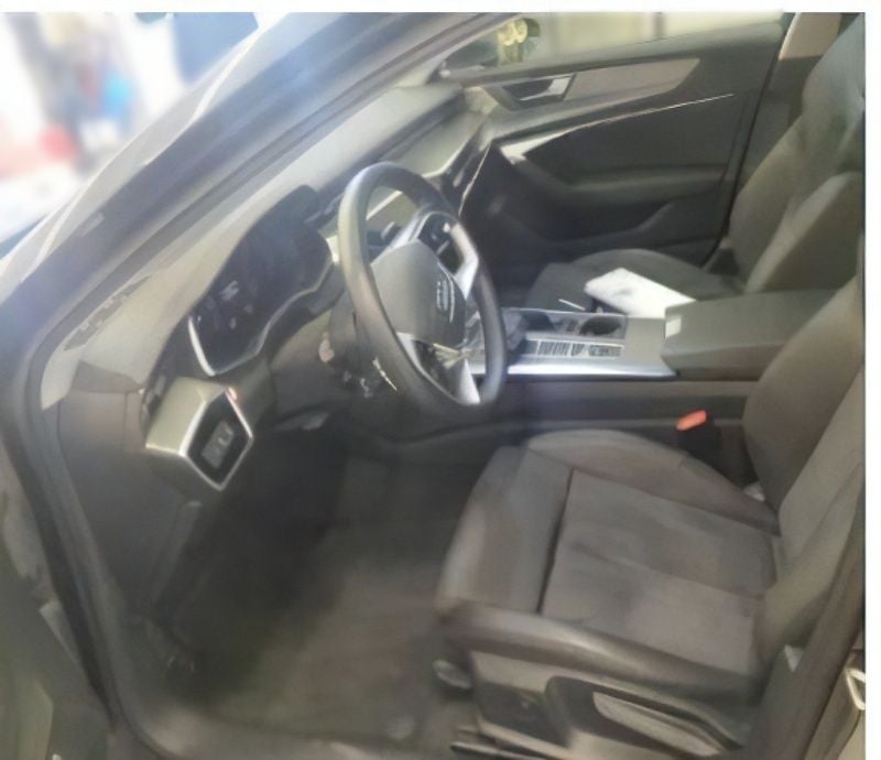 Grau Gebraucht 2023 Audi A6 Design Limousine | 44.601 € (Etwas zu teuer) - Bild 1/3