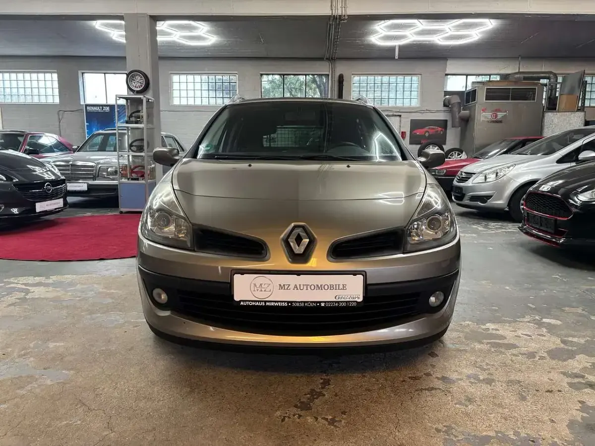 Gebraucht Renault Clio GrandTour 101 PS (74 kW) 2009 Grau Kombi