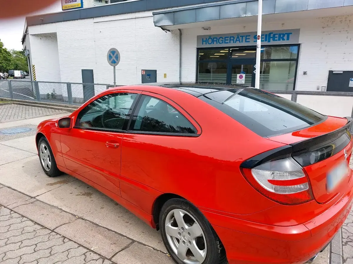 Gebraucht Mercedes C200 193 PS (141 kW) 2004 Rot Coupé