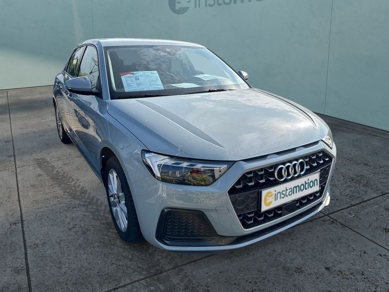Grau Gebraucht 2024 Audi A1 Sportback Kleinwagen | 22.980 € (Fairer Preis) - Bild 1/4