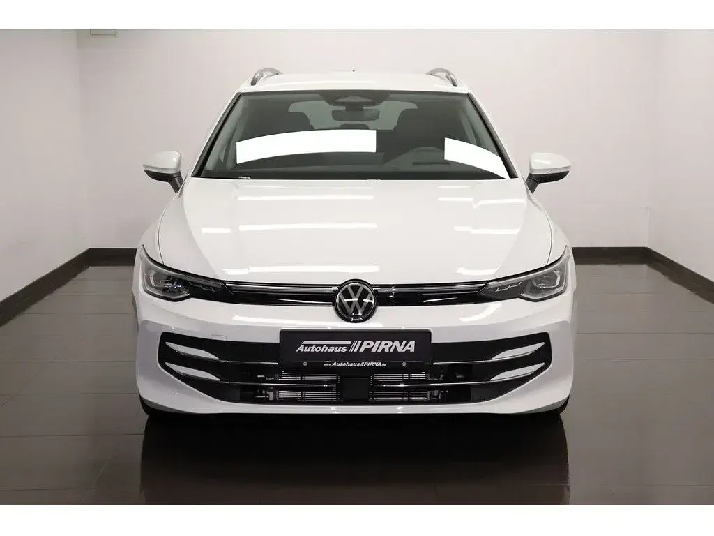 Gebraucht VW Golf VIII Style 150 PS (110 kW) 2025 Weiß Kombi