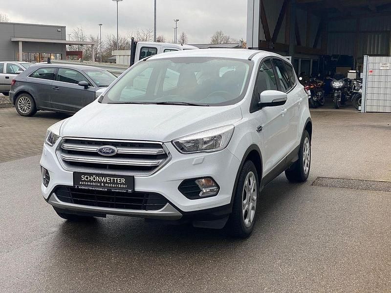 Gebraucht Ford Kuga Trend 120 PS (88 kW) 2018 Weiß SUV