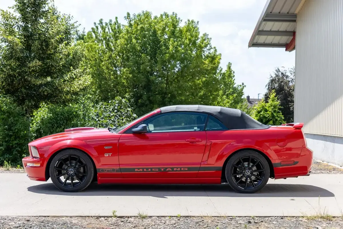 Gebraucht Ford Mustang GT 305 PS (224 kW) 2007 Rot Cabrio