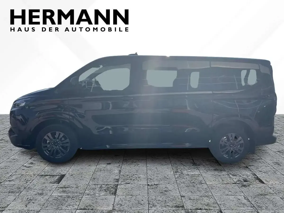 Gebraucht Ford Tourneo Custom Titanium 232 PS (170 kW) 2025 Schwarz Van