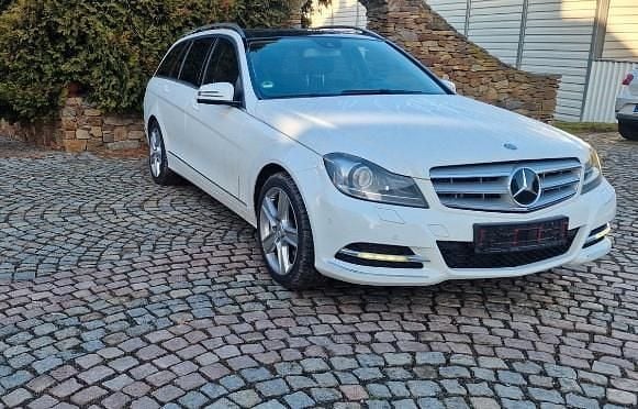 Weiß Gebraucht 2013 Mercedes C300 Kombi | 13.499 € (Fairer Preis) - Bild 1/4