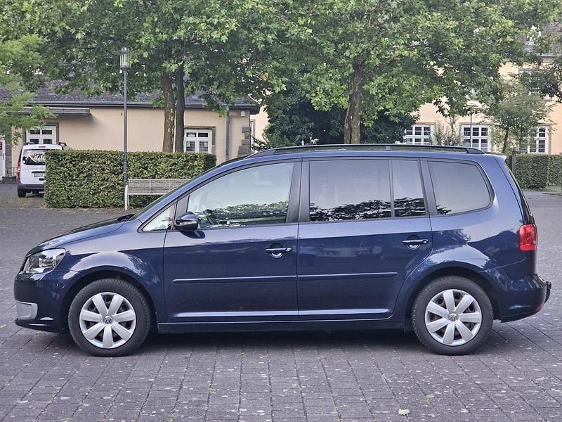 Gebraucht VW Touran 105 PS (77 kW) 2010 Blau Van / Kleinbus