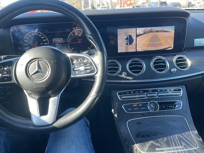 Gebraucht Mercedes E220 194 PS (142 kW) 2019 Beige Limousine