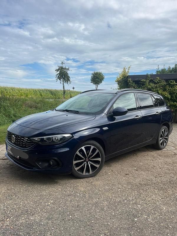 Blau Gebraucht 2019 Fiat Tipo Lounge Kombi | 9.500 € (Superpreis) - Bild 1/4