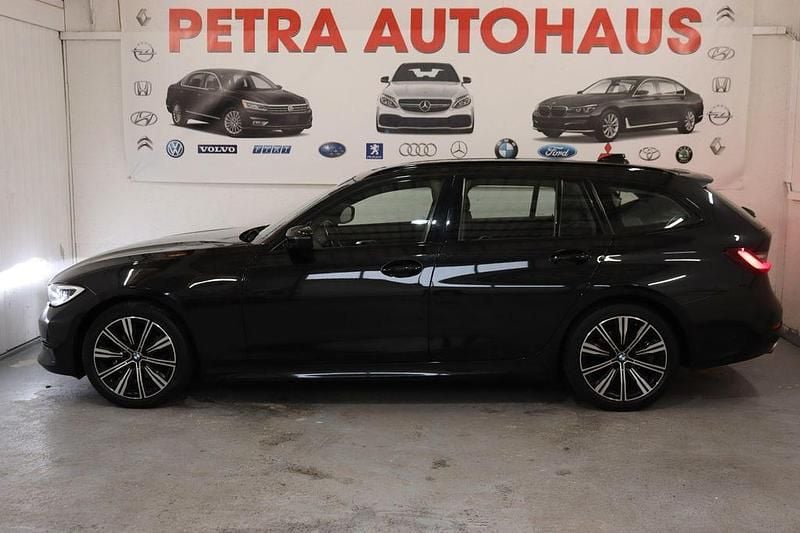 Gebraucht BMW 320 Sport Line 190 PS (139 kW) 2021 Schwarz Kombi