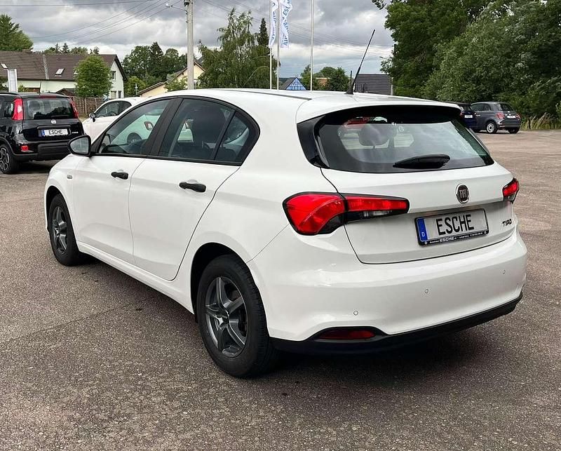 Gebraucht Fiat Tipo 95 PS (69 kW) 2017 Colore bianco Kleinwagen