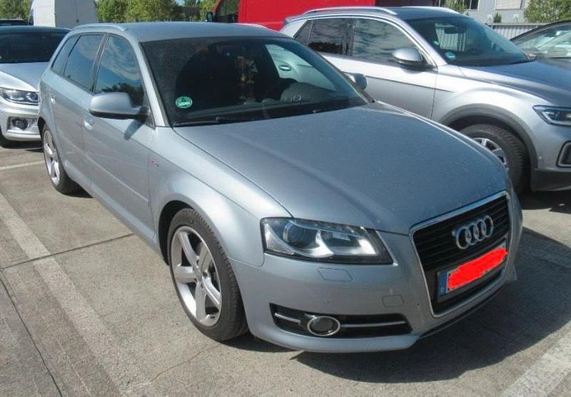 Grau Gebraucht 2010 Audi A3 S-Line Kombi | 8.500 € (Teuer) - Bild 1/4