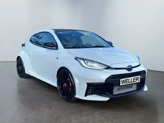 Gebraucht Toyota Yaris 280 PS (205 kW) 2024 Platinumweiß perleffekt Kleinwagen