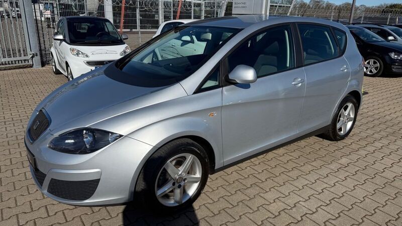 Gebraucht Seat Altea Reference 125 PS (91 kW) 2010 Silber Van / Kleinbus