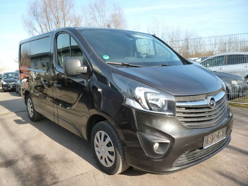 Schwarz Gebraucht 2018 Opel Vivaro Van | 8.400 € (Superpreis) - Bild 1/4
