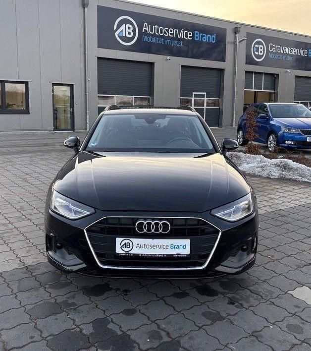Gebraucht Audi A4 Basis 204 PS (150 kW) 2023 Schwarz Kombi