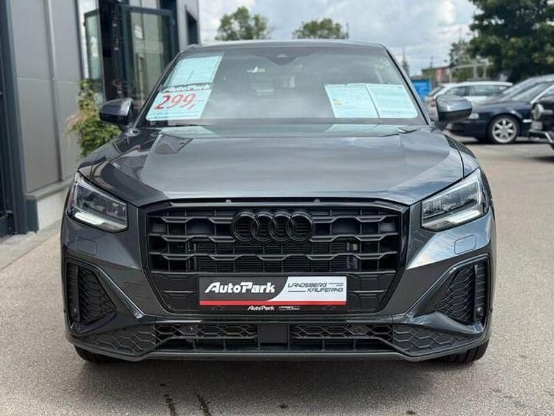 Neu Audi Q2 S-Line 150 PS (110 kW) 2025 Grau SUV