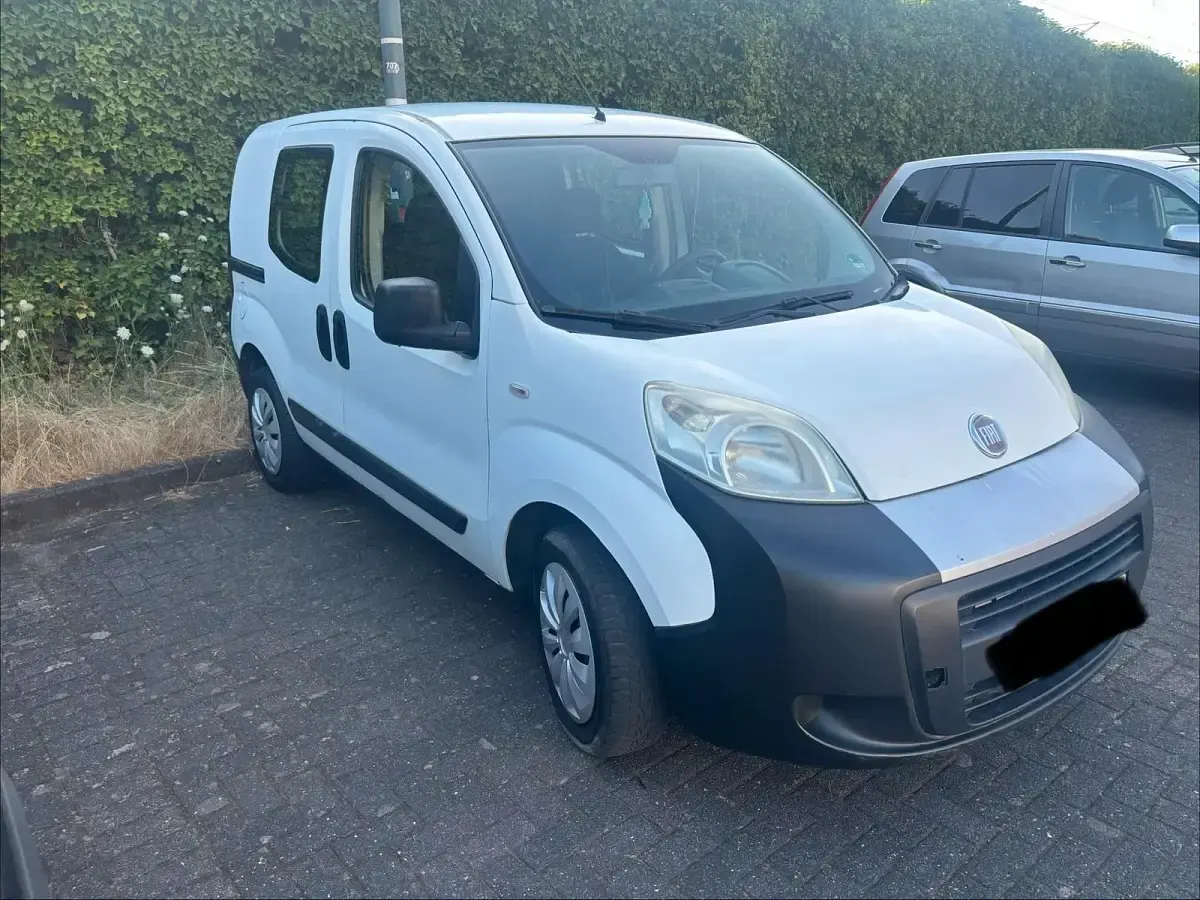 Gebraucht Fiat Fiorino 75 PS (55 kW) 2009 Weiß Van / Kleinbus