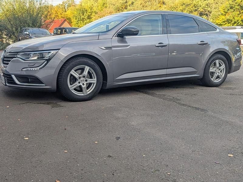 Grau Gebraucht 2016 Renault Talisman Life Limousine | 10.700 € (Teuer) - Bild 1/4