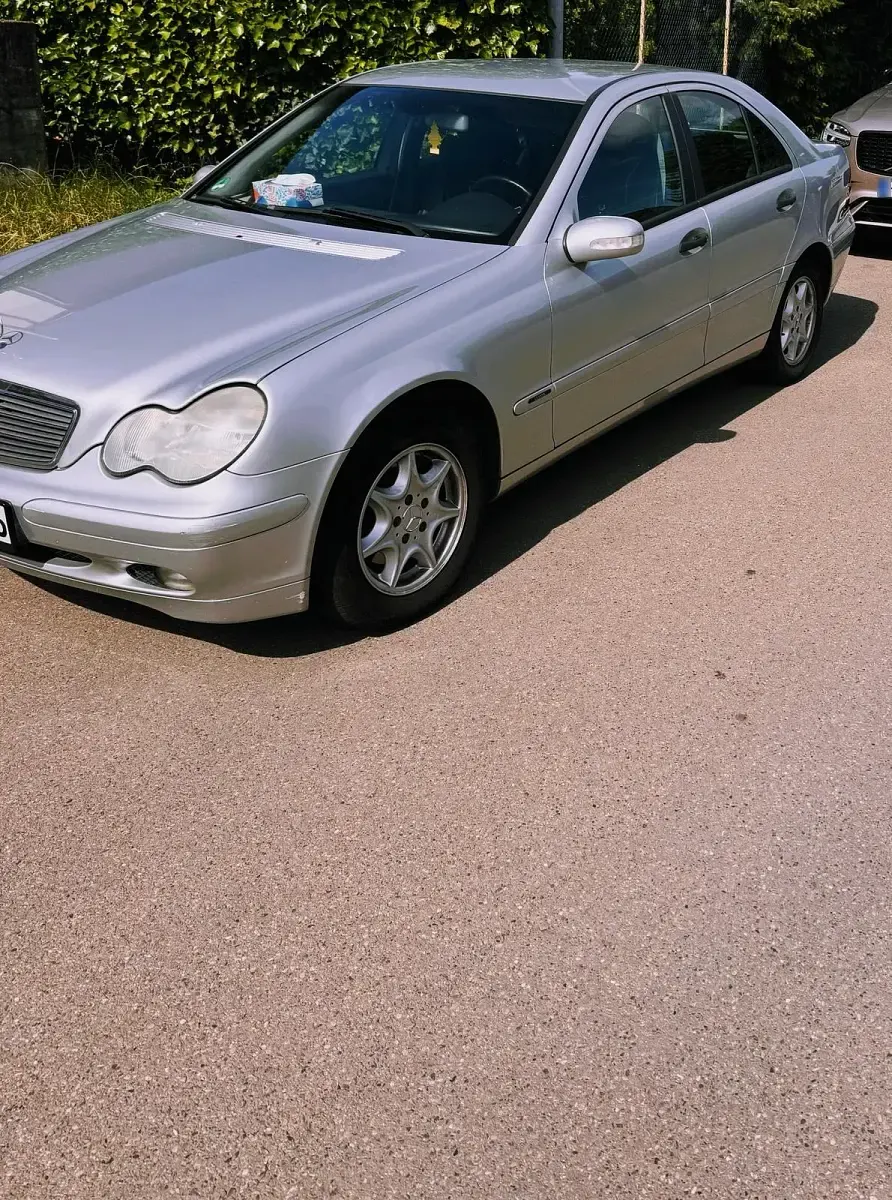 Gebraucht Mercedes C200 Avantgarde 163 PS (119 kW) 2003 Silber Limousine