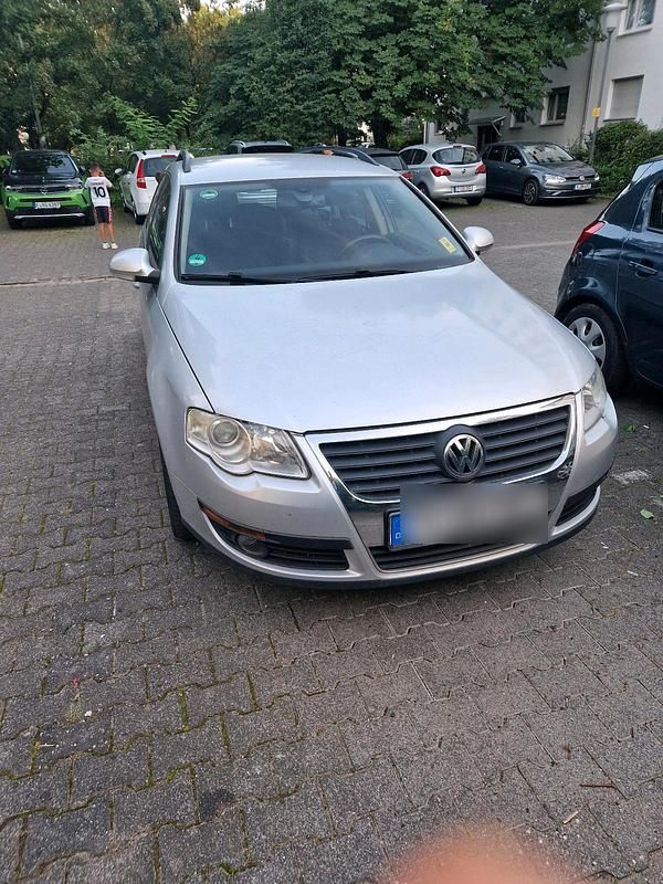 Grau Gebraucht 2005 VW Passat Kombi | 950 € (Superpreis) - Bild 1/4