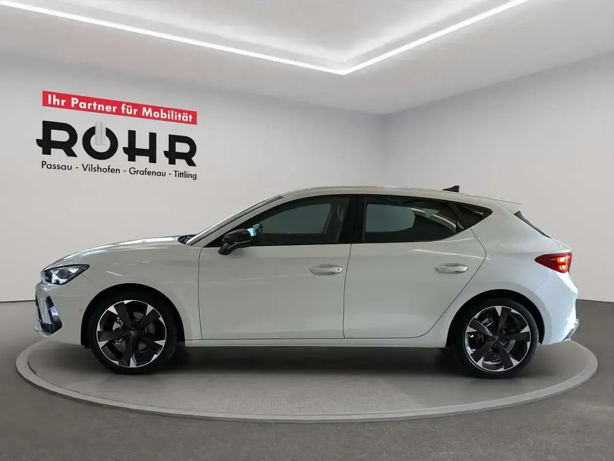 Usata Cupra Leon 150 CV (110 kW) 2026 Bianco Berlina