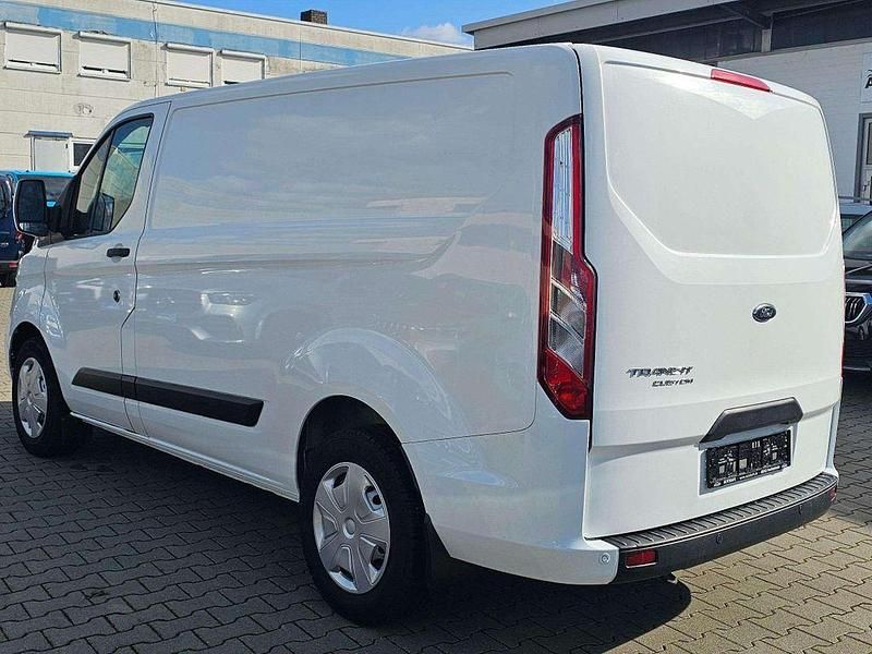 Gebraucht Ford Transit Custom Trend 131 PS (96 kW) 2022 Frostweiß Van / Kleinbus