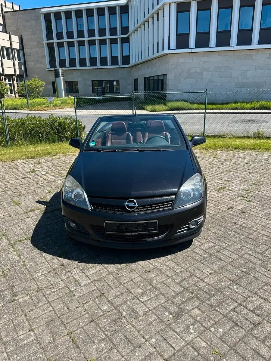 Gebraucht Opel Astra Cabriolet 150 PS (110 kW) 2007 Schwarz Cabrio