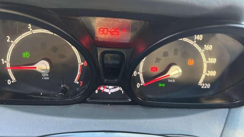 Gebraucht Ford Fiesta Trend 60 PS (44 kW) 2011 Schwarz Kleinwagen