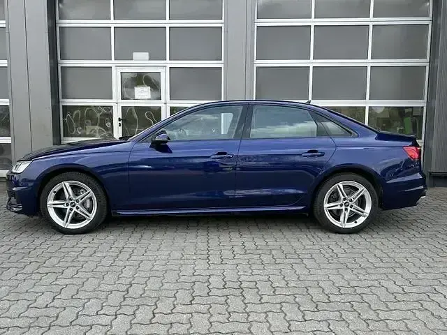 Gebraucht Audi A4 Advanced 204 PS (150 kW) 2023 Blau Limousine