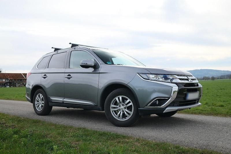 Gebraucht Mitsubishi Outlander 150 PS (110 kW) 2017 Silber SUV