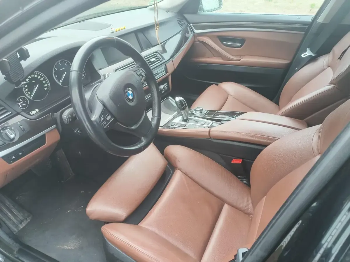 Gebraucht BMW 525 Luxury Line 218 PS (160 kW) 2013 Schwarz Kombi