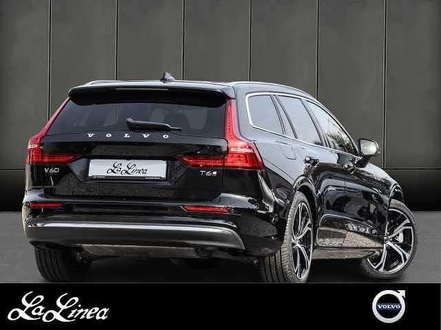 Gebraucht Volvo V60 Plus 257 PS (189 kW) 2024 Schwarz metallic Kombi