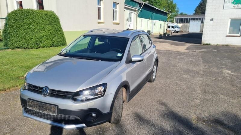 Silber Gebraucht 2010 VW Polo Cross Kleinwagen | 8.890 € (Fairer Preis) - Bild 1/4