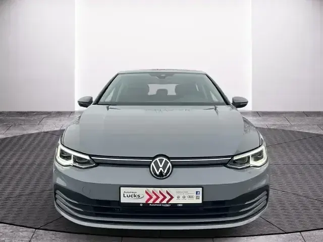 Gebraucht VW Golf VIII Life 150 PS (110 kW) 2020 Grau Kleinwagen