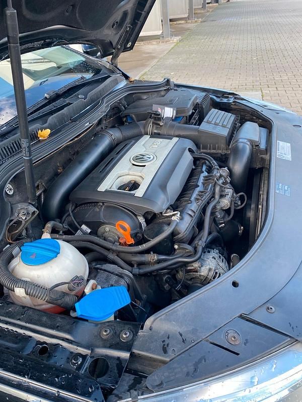 Schwarz Gebraucht 2009 VW CC Limousine | 8.200 € - Bild 1/4