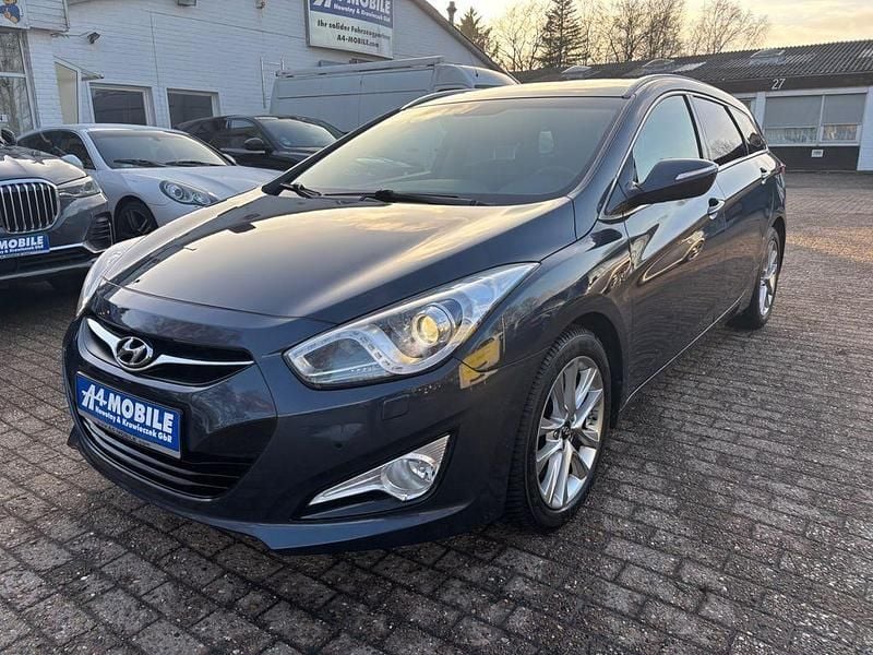 Gebraucht Hyundai i40 136 PS (100 kW) 2014 Blau Kombi