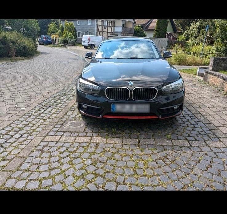 Schwarz Gebraucht 2015 BMW 116 Sport Line Kleinwagen | 10.500 € (Fairer Preis) - Bild 1/4