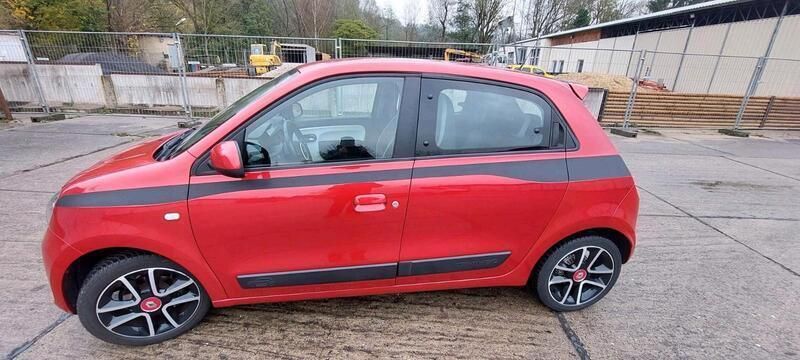 Rot Gebraucht 2016 Renault Twingo Kleinwagen | 6.600 € (Fairer Preis) - Bild 1/4