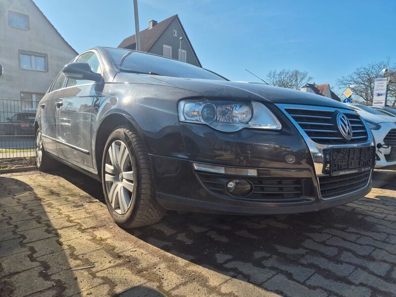 Braun Gebraucht 2005 VW Passat Highline Limousine | 2.999 € (Superpreis) - Bild 1/4