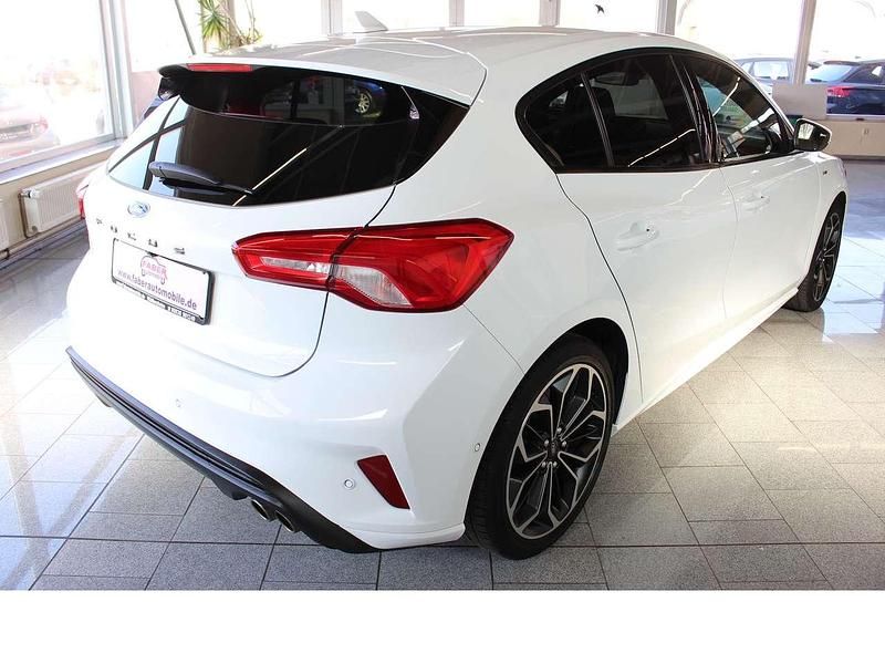 Second-hand Ford Focus ST-Line 125 CP (91 kW) 2019 Alb Berlinǎ