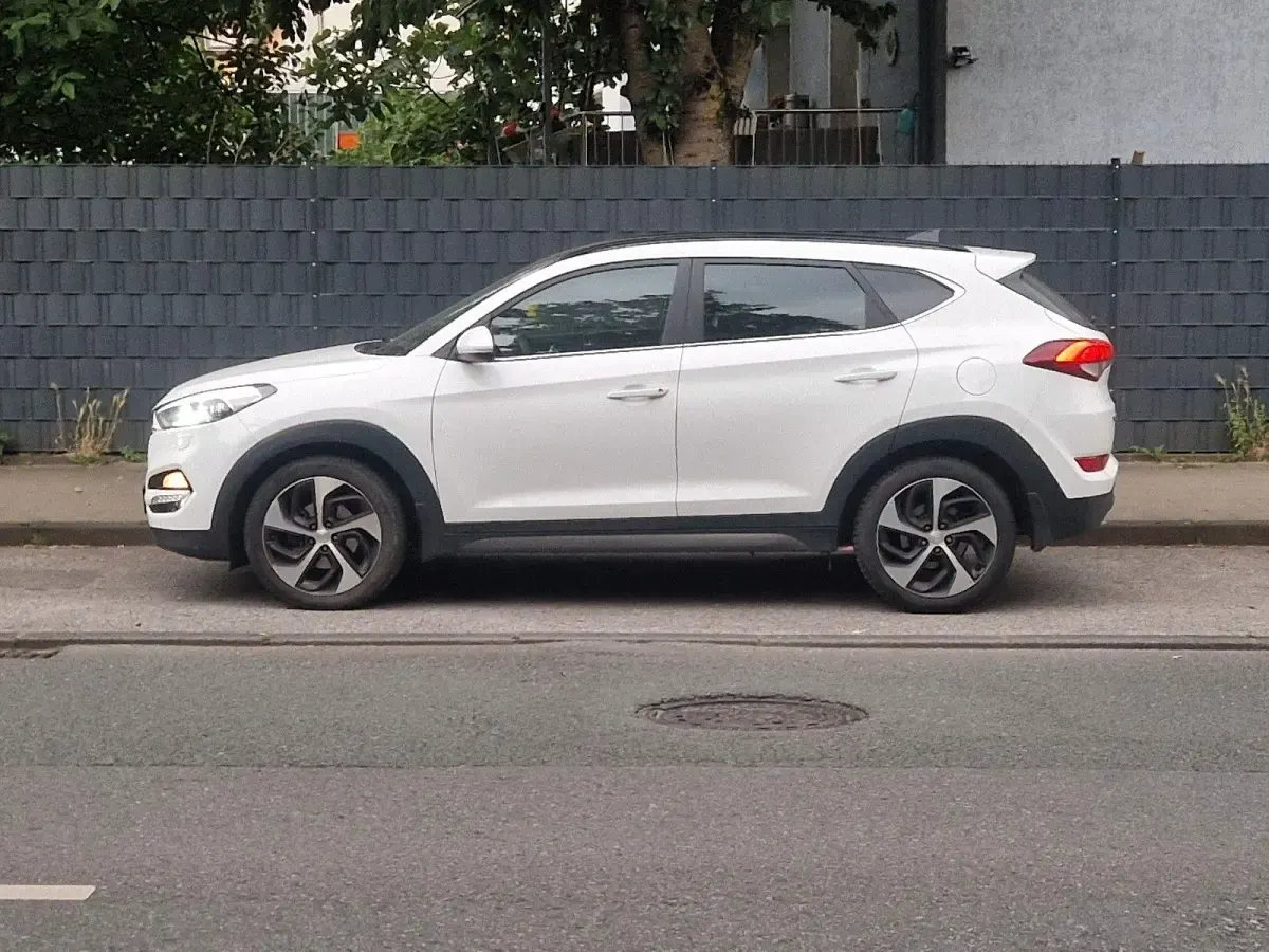 Gebraucht Hyundai Tucson Premium 185 PS (136 kW) 2016 Weiß SUV