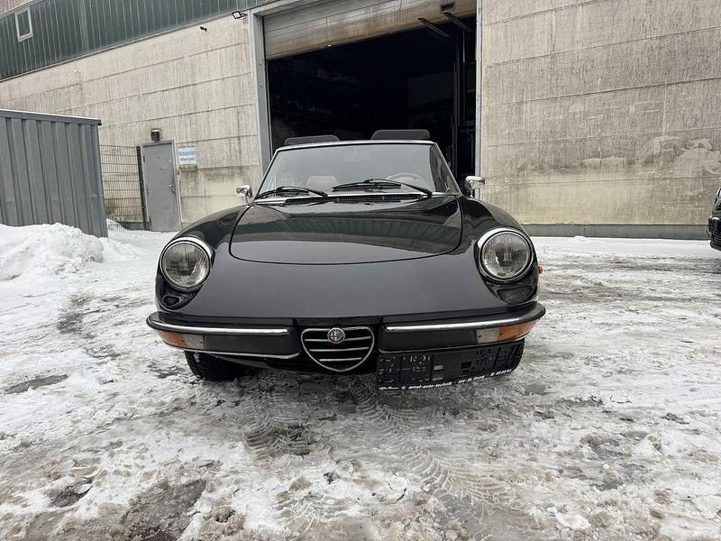 Gebraucht Alfa Romeo Spider 126 PS (92 kW) 1983 Schwarz Cabrio