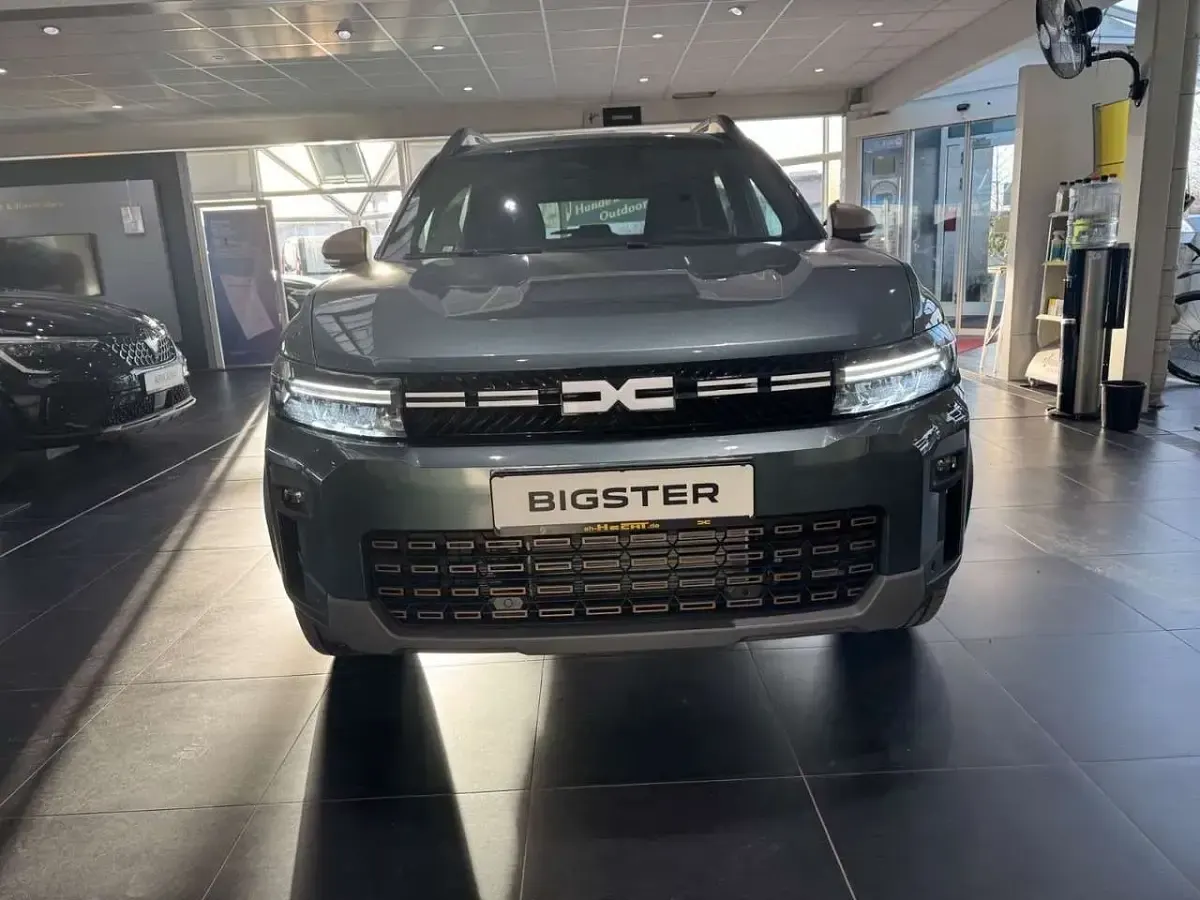 Gebraucht Dacia Bigster Extreme 155 PS (114 kW) 2025 Zeder grün metallic SUV