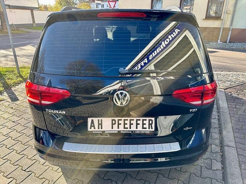 Gebraucht VW Touran S 110 PS (80 kW) 2016 Schwarz Van / Kleinbus