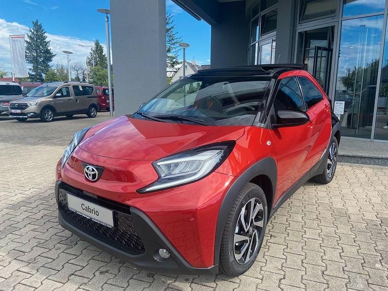 Rot Neu 2025 Toyota Aygo X SUV | 20.999 € - Bild 1/4