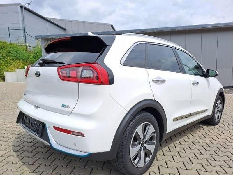 Gebraucht Kia Niro Vision 141 PS (103 kW) 2018 Schneeweiss SUV