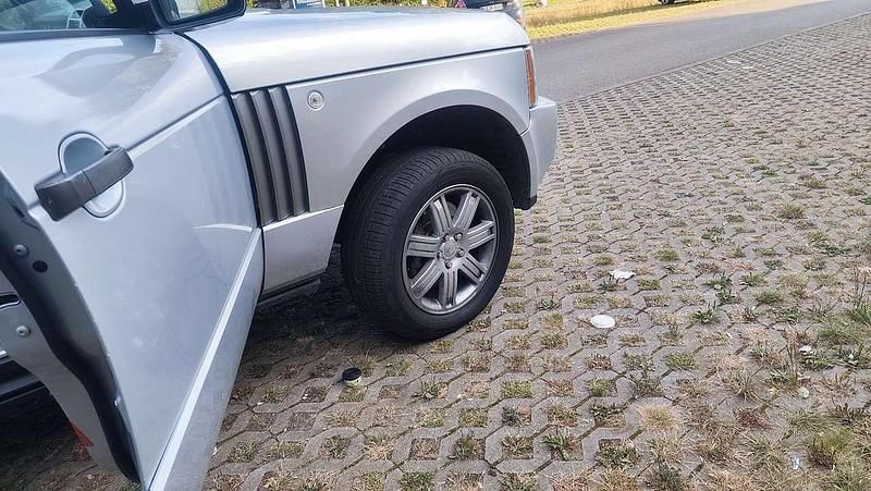 Gebraucht 2008 Land Rover Range Rover Vogue SUV | 6.600 € (Fairer Preis) - Bild 1/4