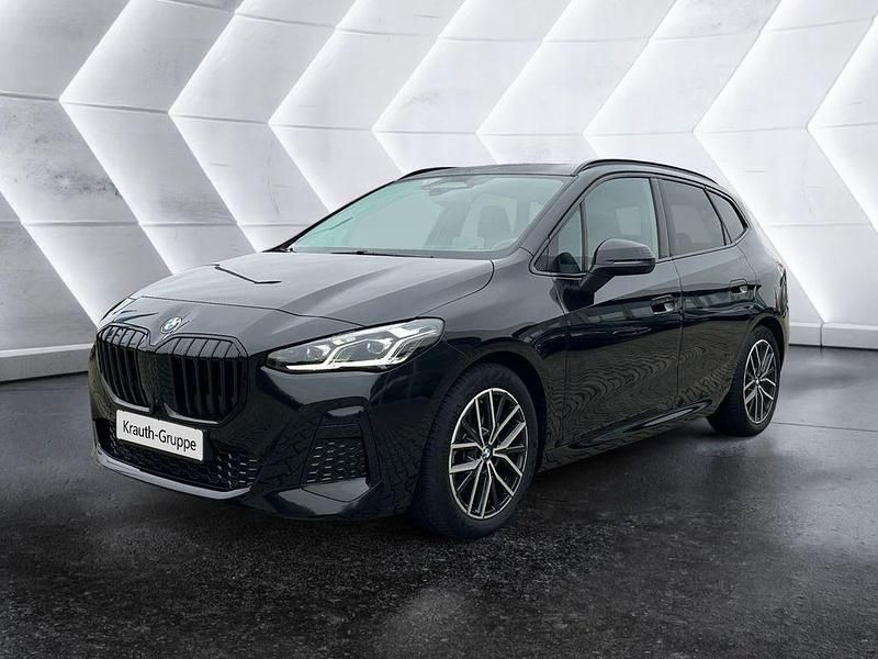 Schwarz Gebraucht 2022 BMW 223 Active Tourer M Sport Van / Kleinbus | 36.900 € (Teuer) - Bild 1/4
